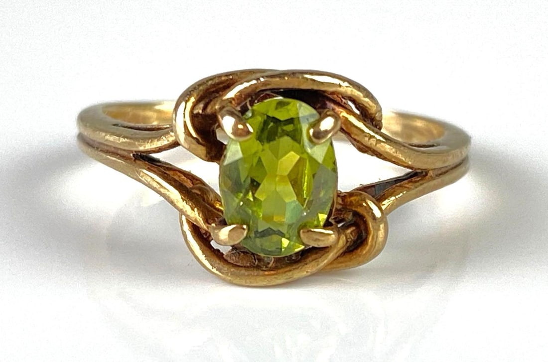 10K Gold Peridot Knotted Ring (1 of 6)