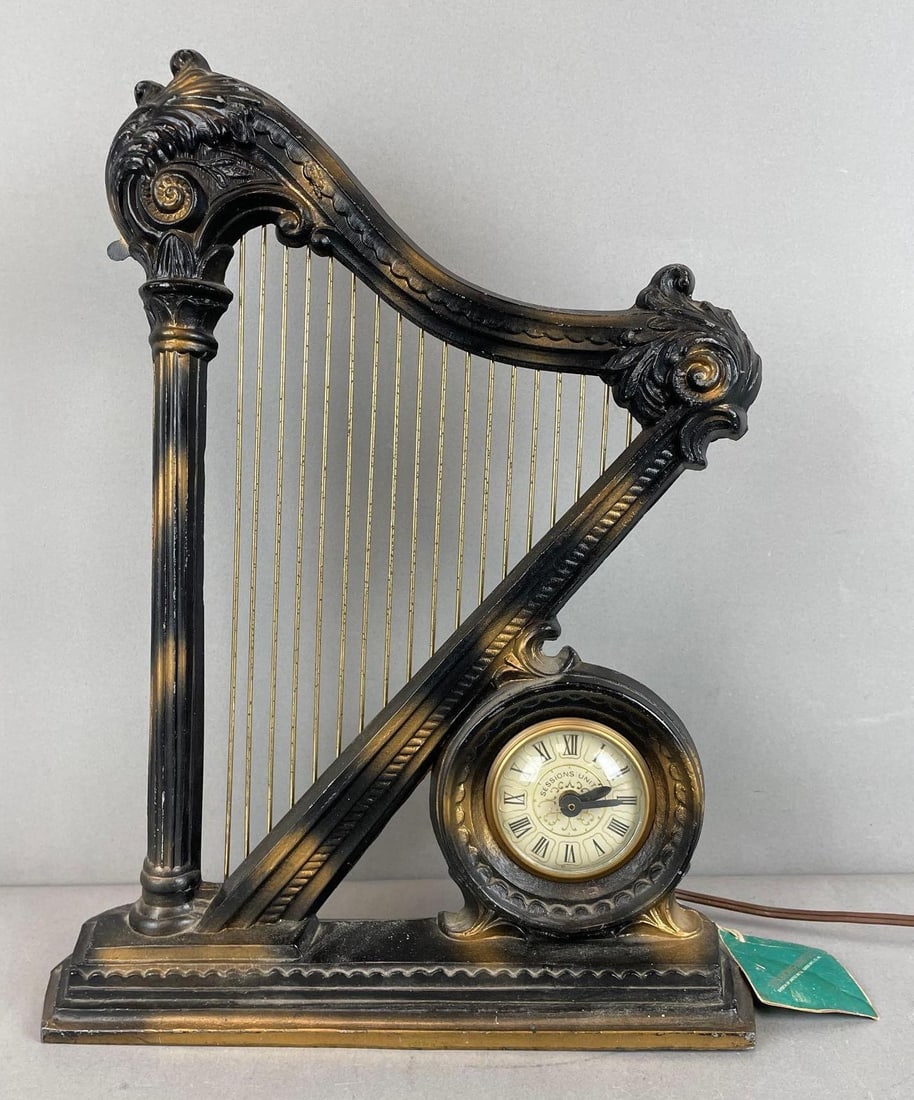 Vintage Sessions United Metal Harp Mantle Clock (1 of 3)