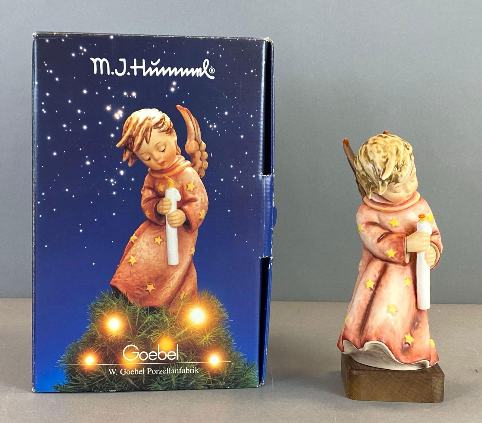 1998 Hummel Goebel Christkundlein Kommt Porcelain Figurine: In original box, measures 9 x 3 x 4 inches