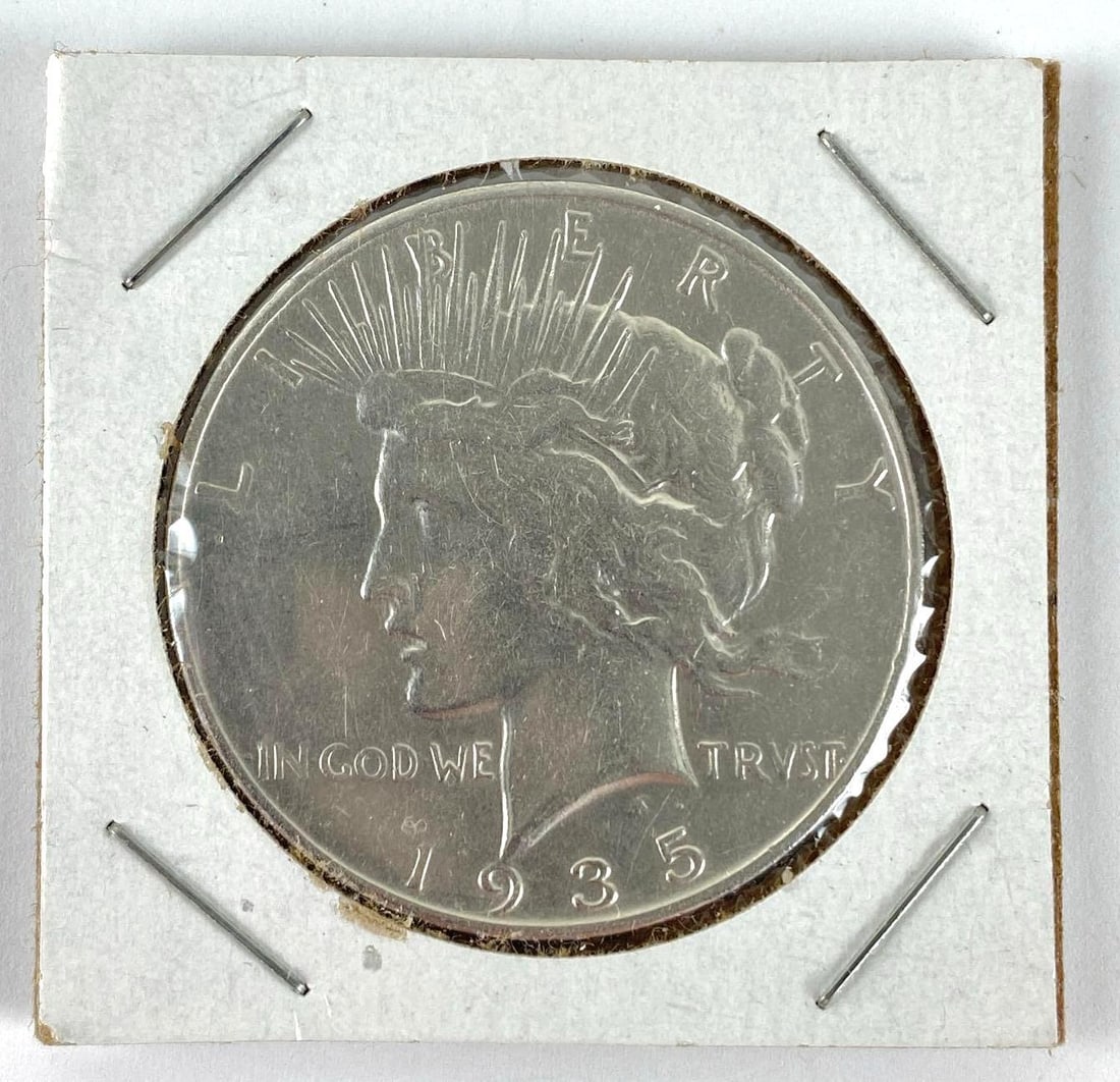 1935 US Peace Silver Dollar (1 of 2)