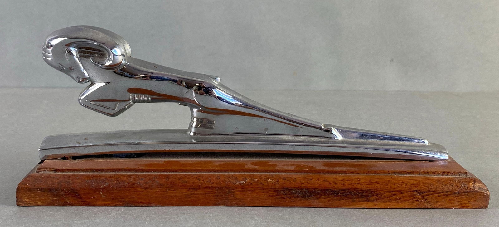 1939 Dodge Leaping Ram Hood Ornament (1 of 4)
