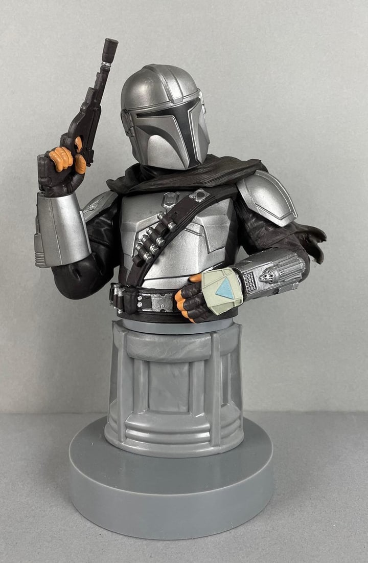 Cable Guys Star Wars The Mandalorian Game Controller Stand (1 of 5)