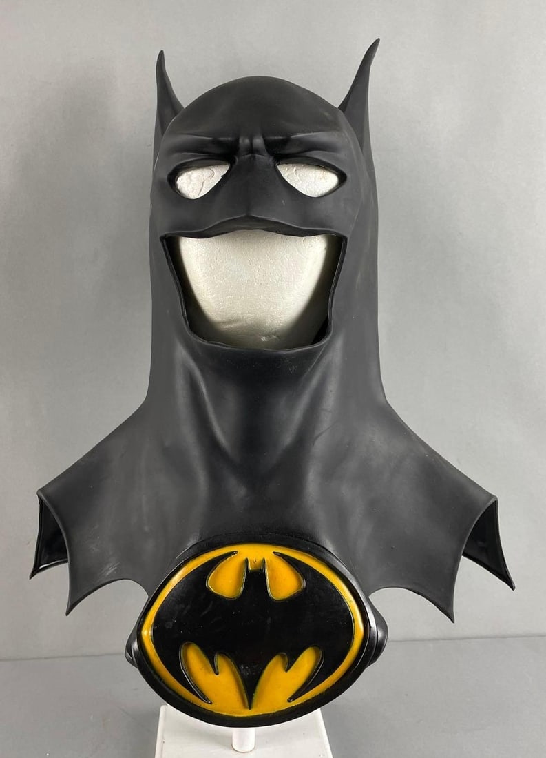 1992 DC Comics Batman Returns Rubber Mask (1 of 4)