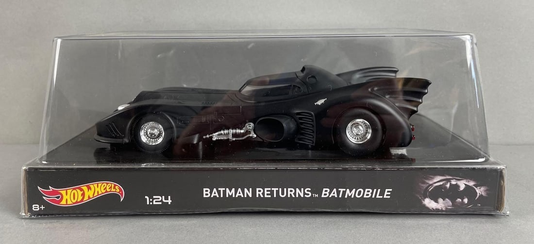 Mattel Hot Wheels Batman Returns Batmobile Die-Cast Car (1 of 3)
