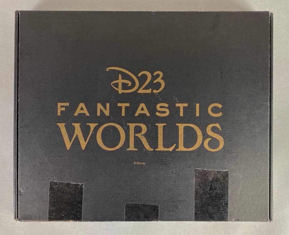 2020 Disney D23 Fantastic Worlds Gold Members Gift Set (1 of 4)