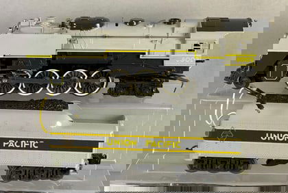 Lionel O Gauge Union Pacific 2-8-4 Berkshire Steam Engine and Tender