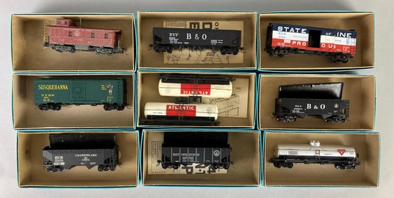 Group of 9 Athearn Trains HO Scale B and O Train Cars
