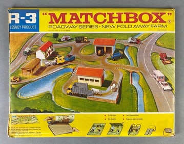 Matchbox R-3 Roadway Series: New Fold Away Farm