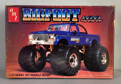 AMT ERTL Bigfoot 4x4x4 Monster Truck Plastic Model Kit