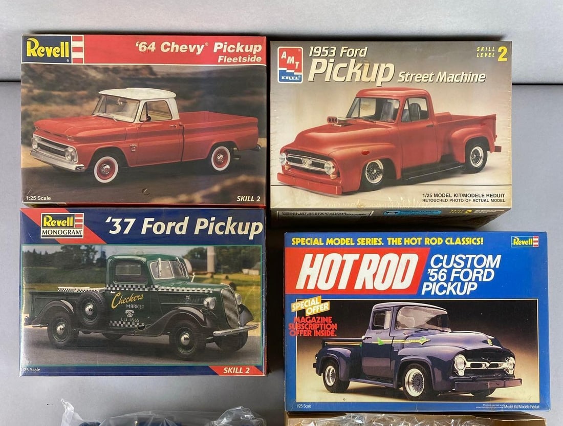 Monogram 1:24 Scale Ford F 350 Duallie Pick Up Truck Model