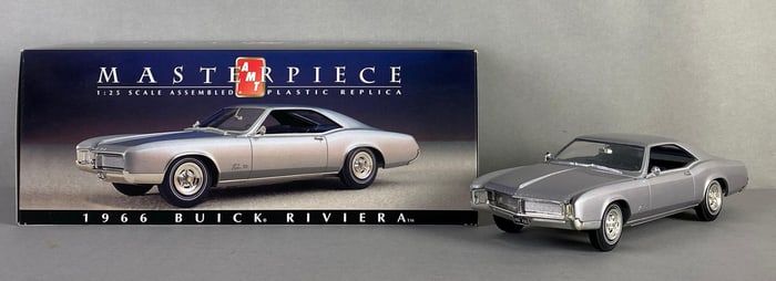 Limited Edition AMT Masterpiece 1966 Buick Riviera