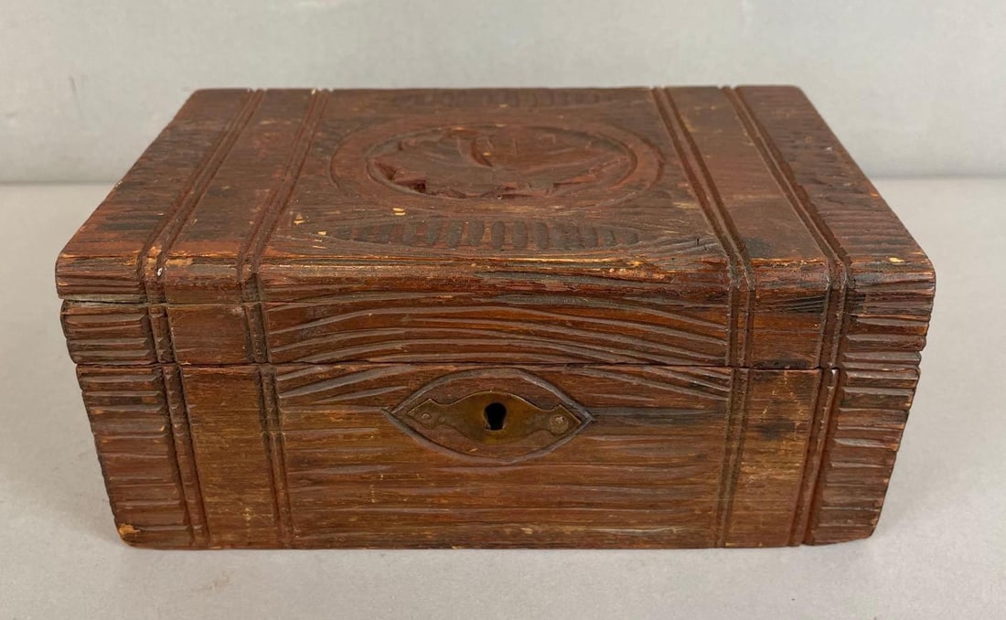 Antique Carved Leaf Motif Trinket Box: Measures 4 1/4 x 7 1/2 x 4 1/2 inches