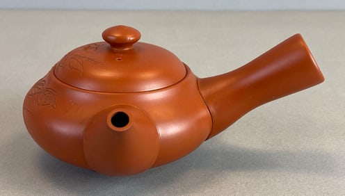 Tokoname-Yalu Kyusu Japanese Shudei Incised Floral Teapot