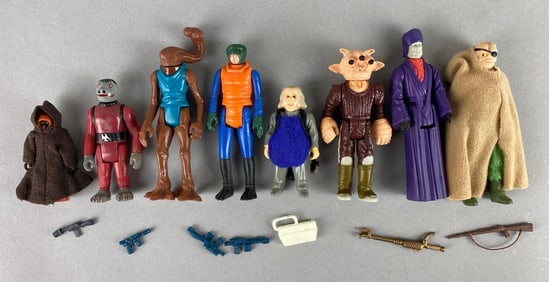 Group of 8 Vintage Kenner Star Wars Action Figures
