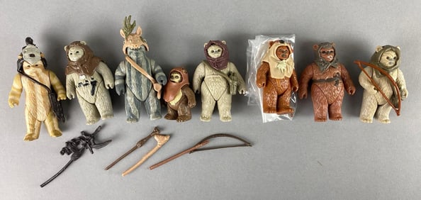 Group of 8 Vintage Kenner Star Wars Action Figures