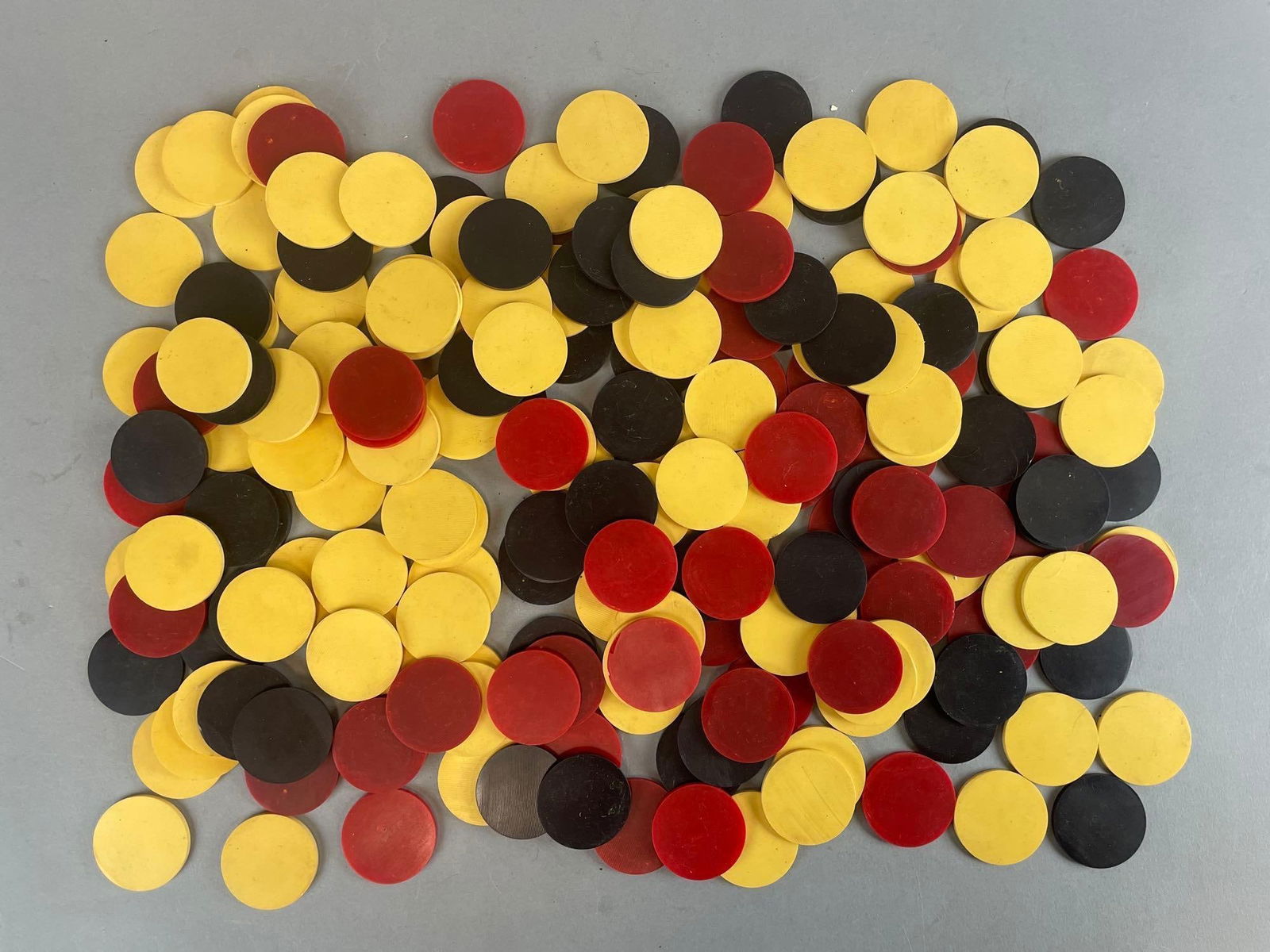 Group of Vintage Bakelite Poker Chips (1 of 3)