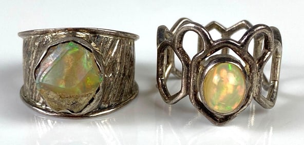 Group of 2 Costume Jewelry Rings