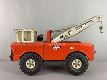 Tonka Steel Press Wrecker Truck