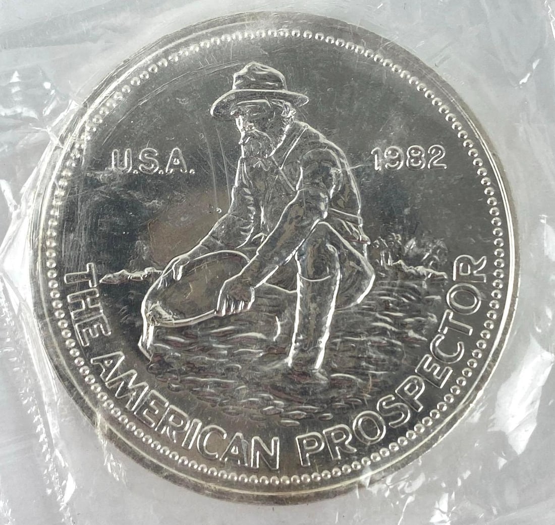 1982 Engelhard The American Prospector 1 oz .999 Fine Silver Round (1 of 2)