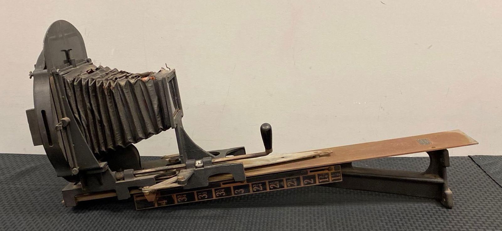 Vintage Film Photography Eastman Kodak Co. Auto-Focus Enlarger: NO SHIPPING AVAILABLE. THIRD PARTY SHIPPING RECOMMENDED. Some large tears across accordion bellows, Measures 37 x 13 x 18 inches.