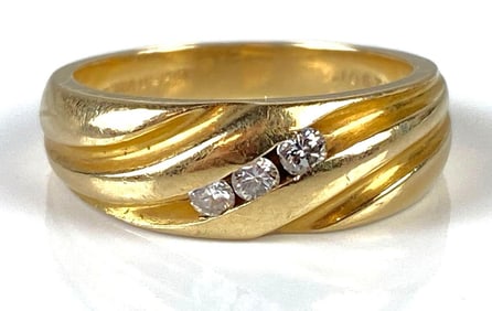 14K Gold Diamond Artcarved Ring