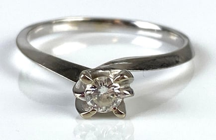 14K White Gold Diamond Ring