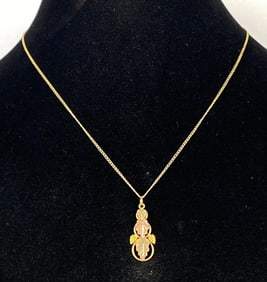 10K Black Hills Gold Necklace With Leaf Pendant