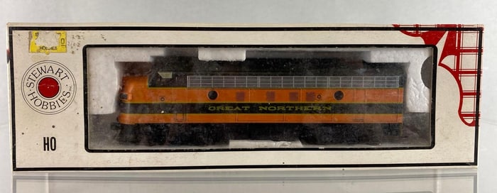 Stewart Hobbies Great Northern No.8470 HO Scale Diesel Locomotive