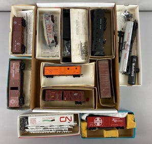 Group of 11 Assorted HO Scale Train Carts