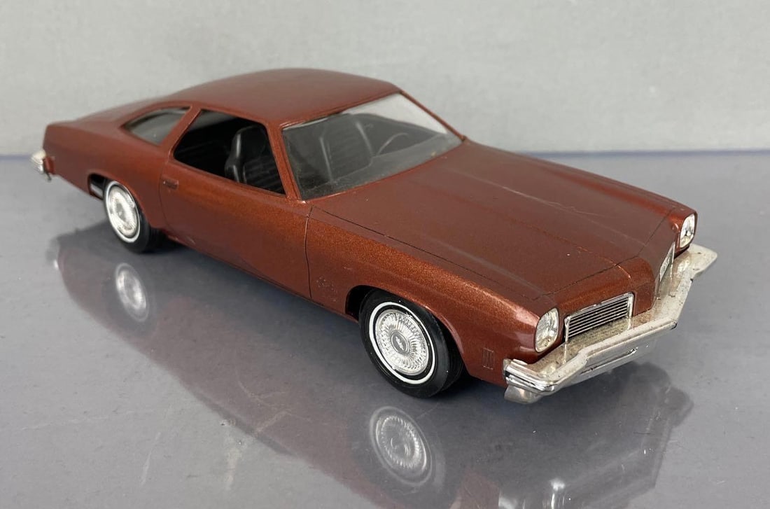 Jo-Han 1974 Oldsmobile Cutlass Dealership Promo Car (1 of 6)