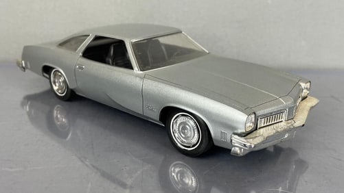 Jo-Han 1075 Oldsmobile Cutlass Dealership Promo Car