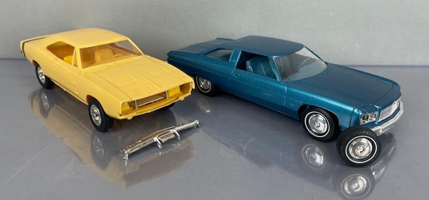 Group of 2 Dealership Promo Cars for Parts
