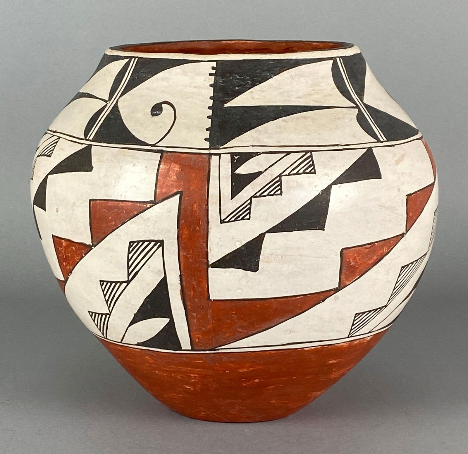Doris Patricio Native American Pottery Jar (1 of 6)