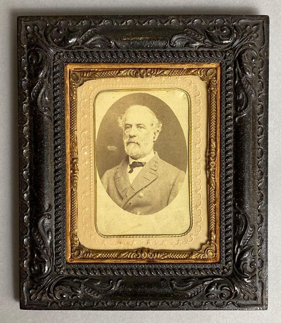 Civil War General Robert E. Lee CDV Photograph (1 of 2)