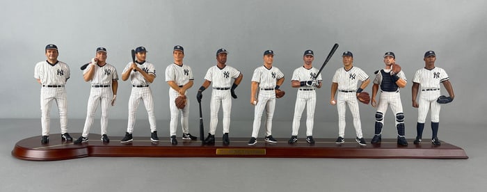 The Danbury Mint 1999 New York Yankees Team Figure Statute Set