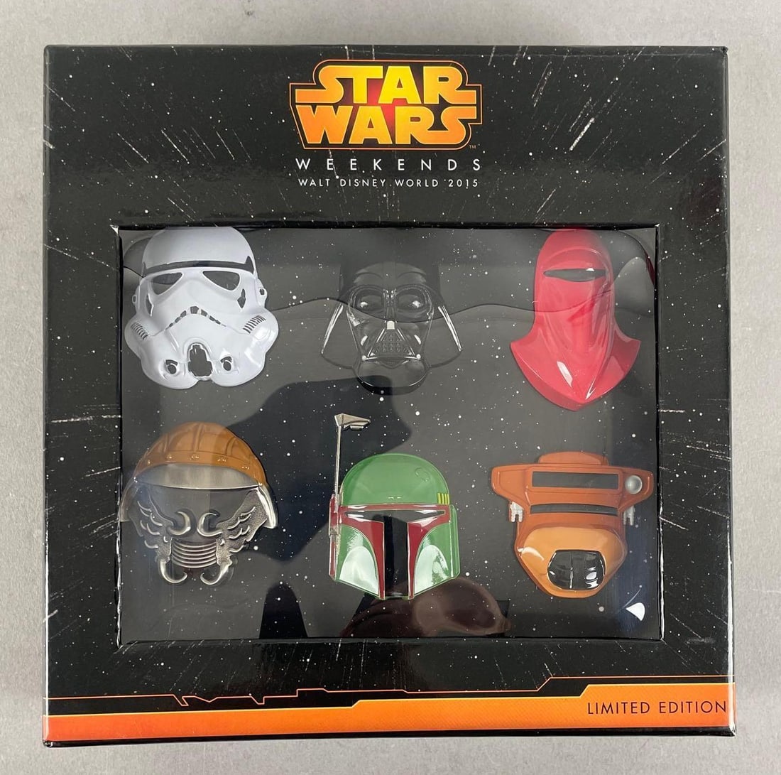 Limited Edition 2015 Disney Star Wars Weekends Enamel Pin Set: Limited number of 1000, original packaging measures 8 x 8 x 2 inches