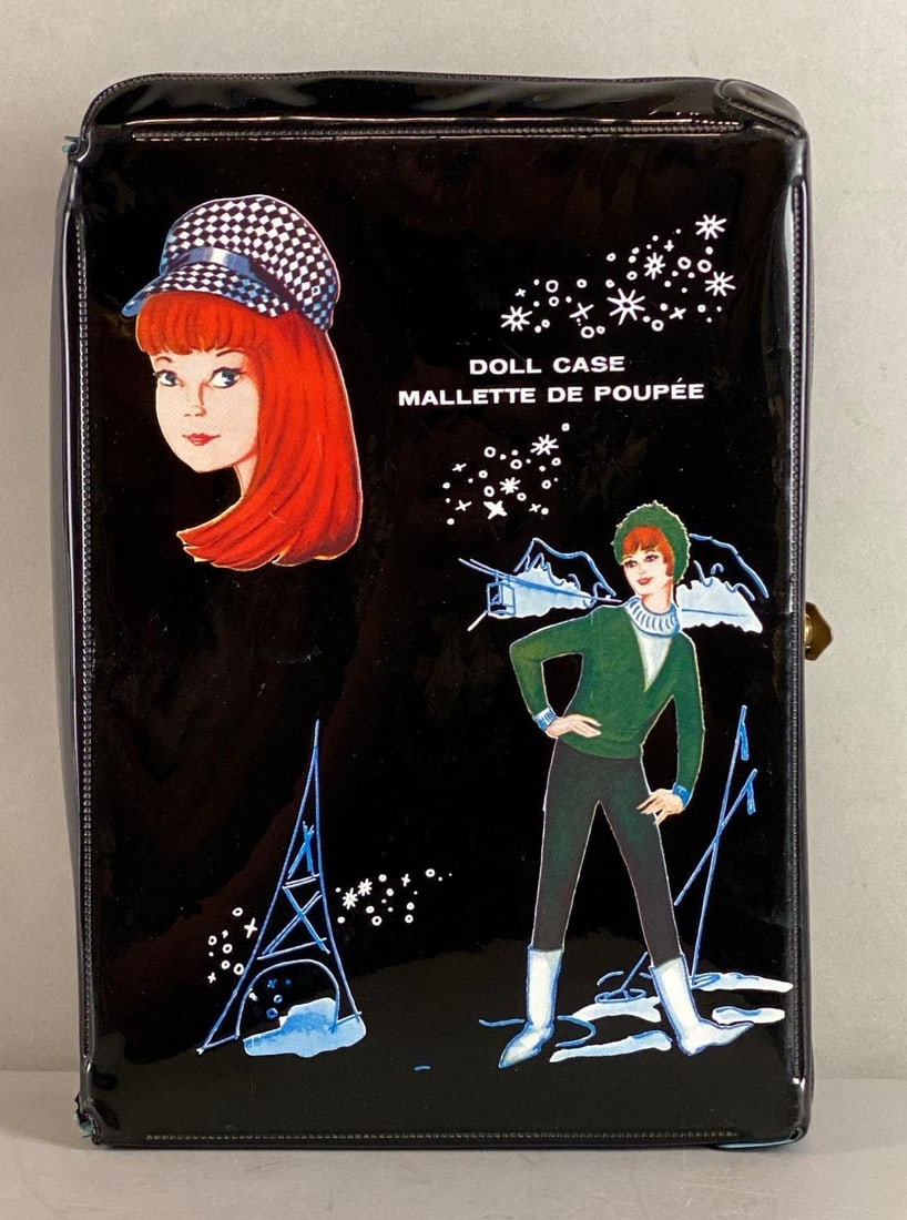 Vintage Mattel Skipper Wardrobe Case: Wear consistent with age. Measures 13 x 9 x 2 1/2 inches.