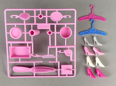 1985 Mattel Barbie Hollywood Hair Salon Fashion Accessories and More