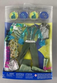 Mattel Fashion Fever Barbie Fashion Doll Clothing Set