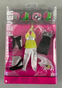 Mattel Fashion Fever Barbie Fashion Doll Clothing Set