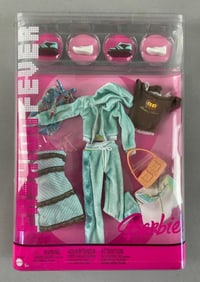 Mattel Fashion Fever Barbie Fashion Doll Clothing Set
