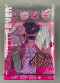 Mattel Fashion Fever Barbie Fashion Doll Clothing Set