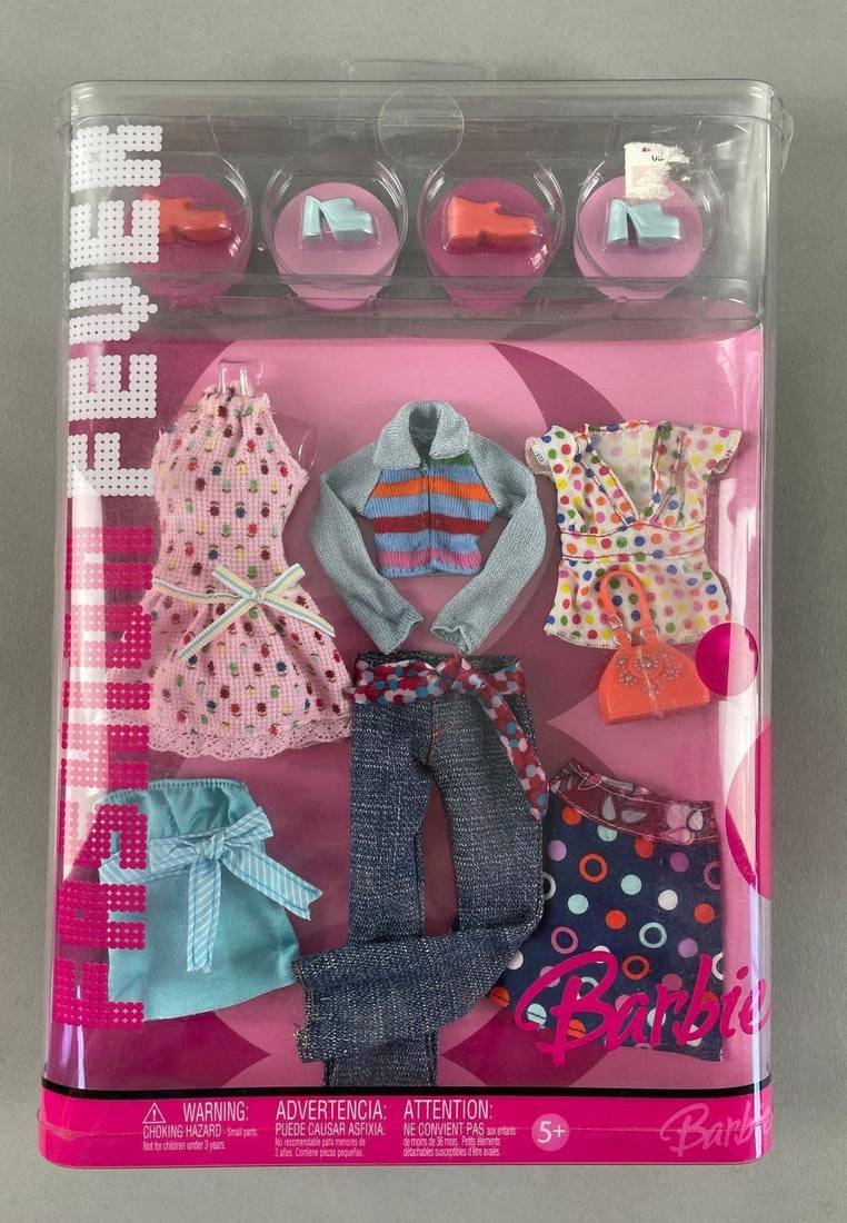 Mattel Fashion Fever Barbie Fashion Doll Clothing Set: 2006 original packaging