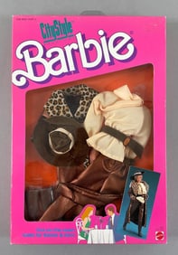 Mattel Fashion Fever Barbie Fashion Doll City Style Clothing Set
