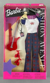 Mattel Fashion Fever Barbie Fashion Doll Fashion Avenue Clothing Set