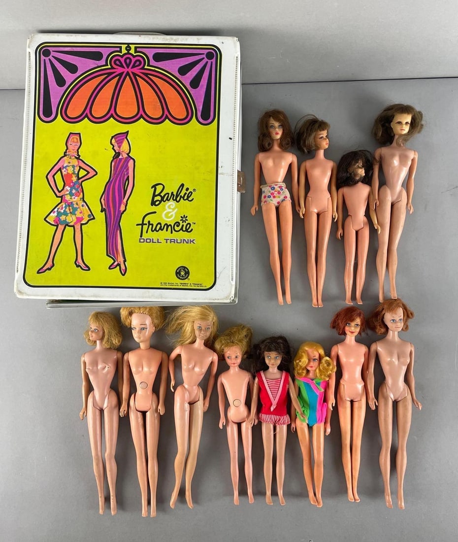 1965 Mattel Barbie and Francie Doll Trunk with Fashion Dolls: Includes skipper, midge, and more. Damaged trunk measures 13 1/2 x 10 1/2 x 6 3/4 inches