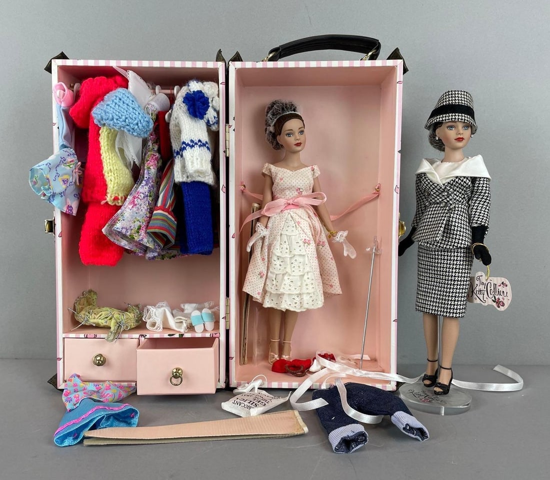 Tonner Tiny Kitty Collier Doll Set: Includes 2 dolls, clothing, damaged case, 10 inch dolls