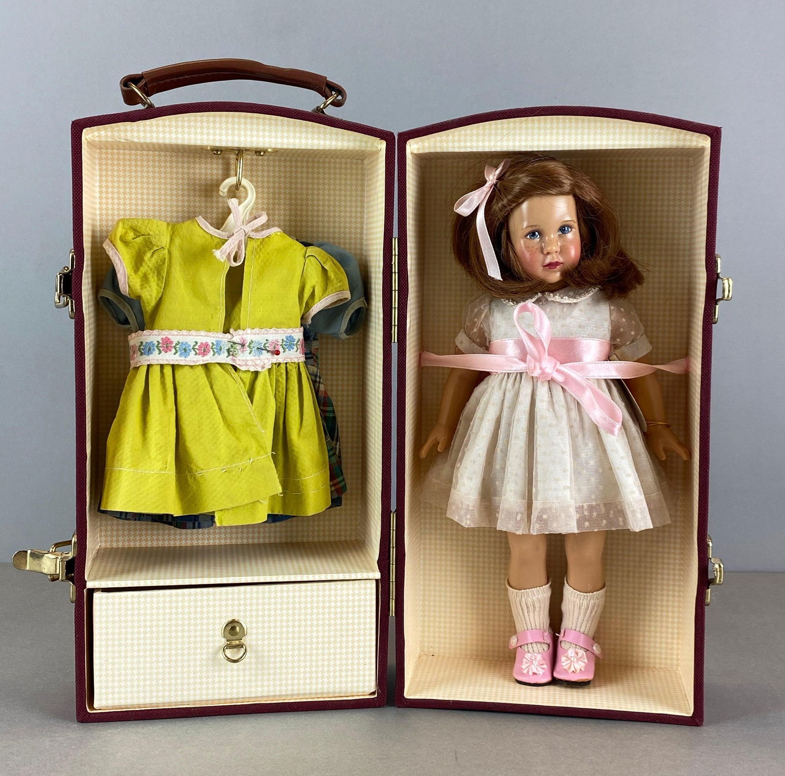 1999 Reproduction Effanbee Susan Stormalong Doll: With original travel case with COA, includes 2 dresses, doll measures 12 inches tall