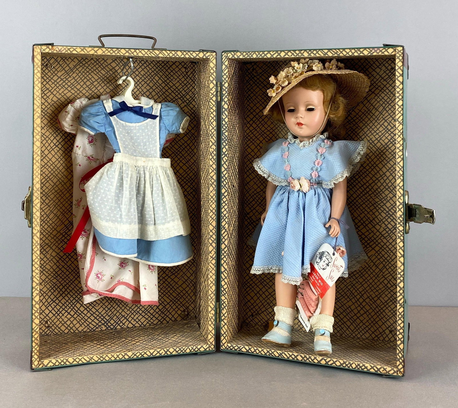 Vintage Sweet Sue Blonde Doll with Accessories: With travel case, includes 2 dresses, no marking on nape, doll measures 14 inches tall
