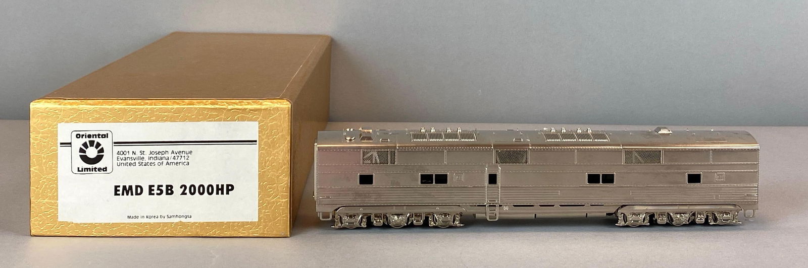 Oriental Limited Brass HO Scale Passenger Baggage Car (1 of 2)